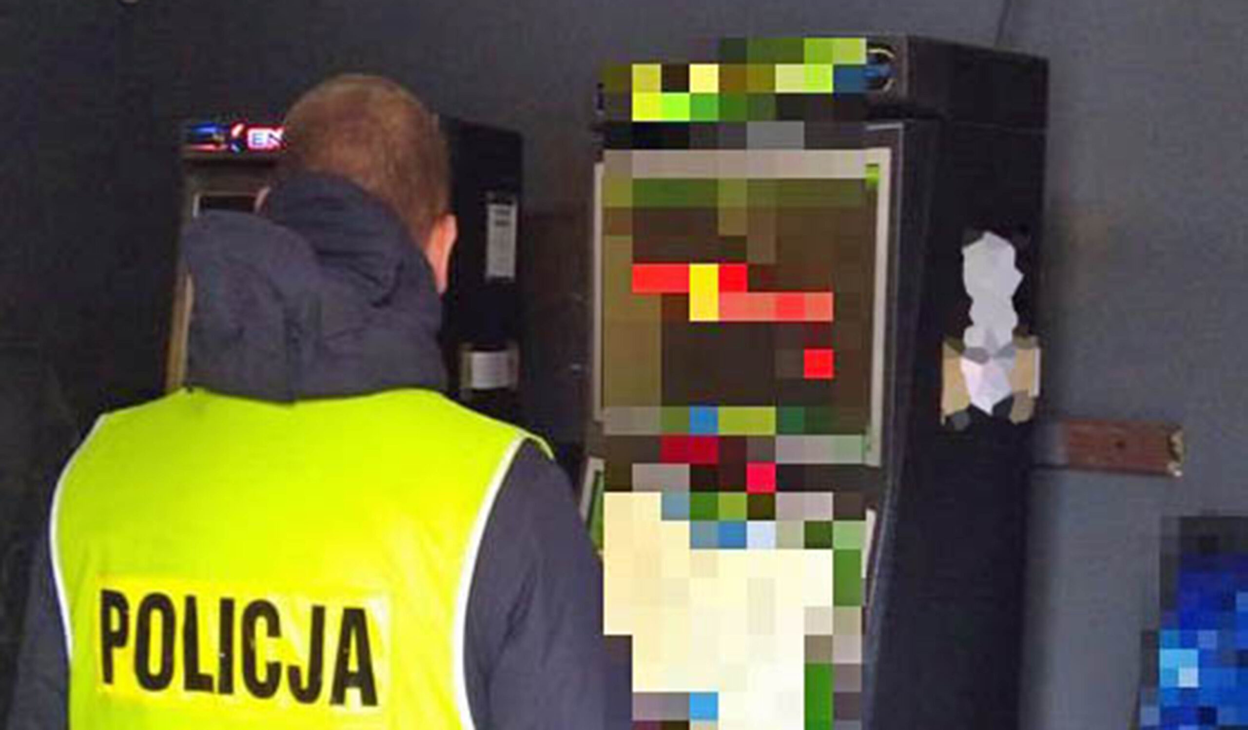Nielegalne automaty zabezpieczone przez policjantów