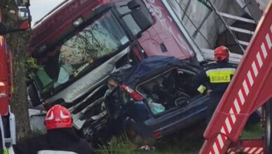 Śmiertelny wypadek w Chmielewie. 40‑letni kierowca zginął na miejscu