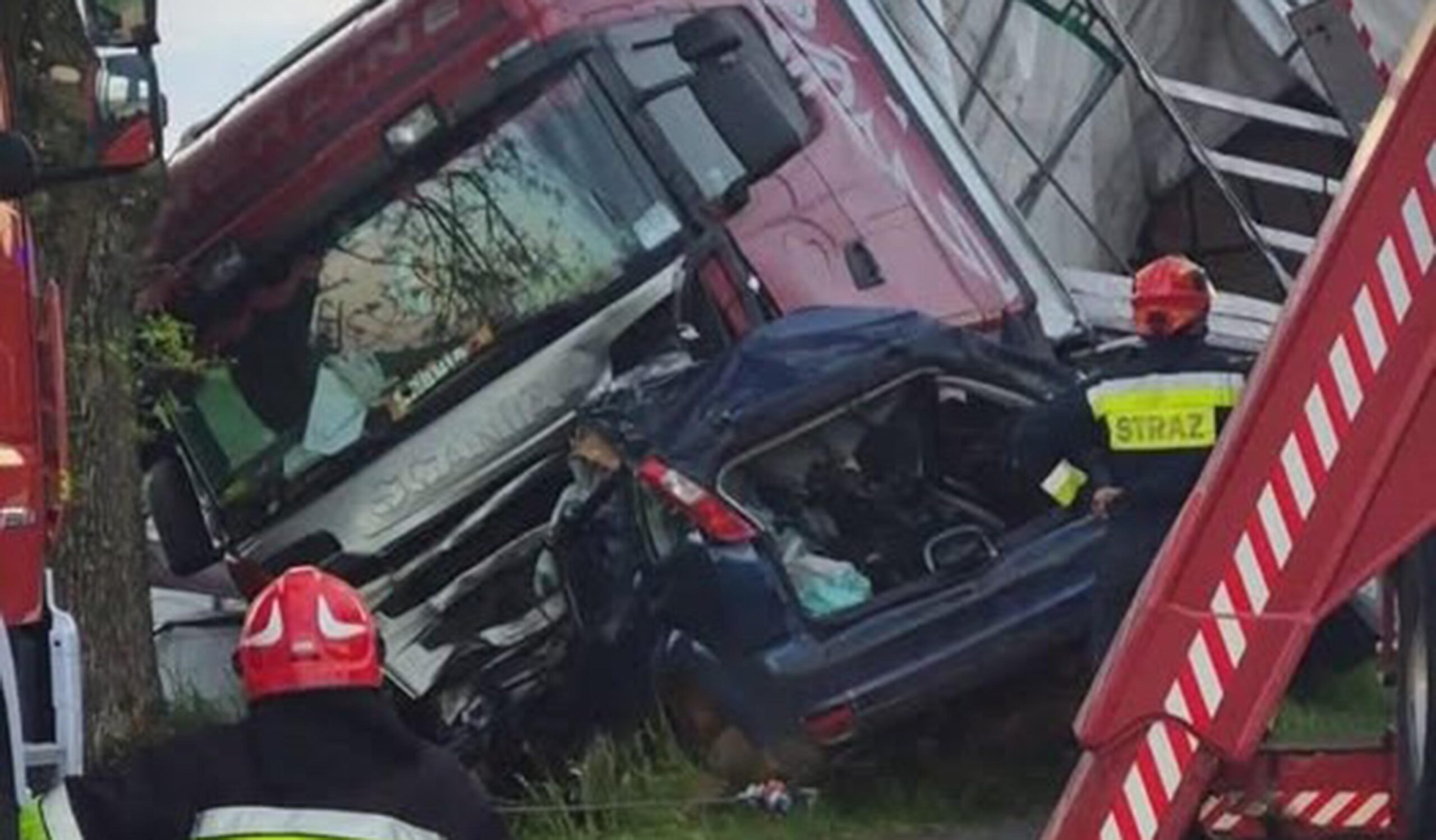 Śmiertelny wypadek w Chmielewie. 40‑letni kierowca zginął na miejscu