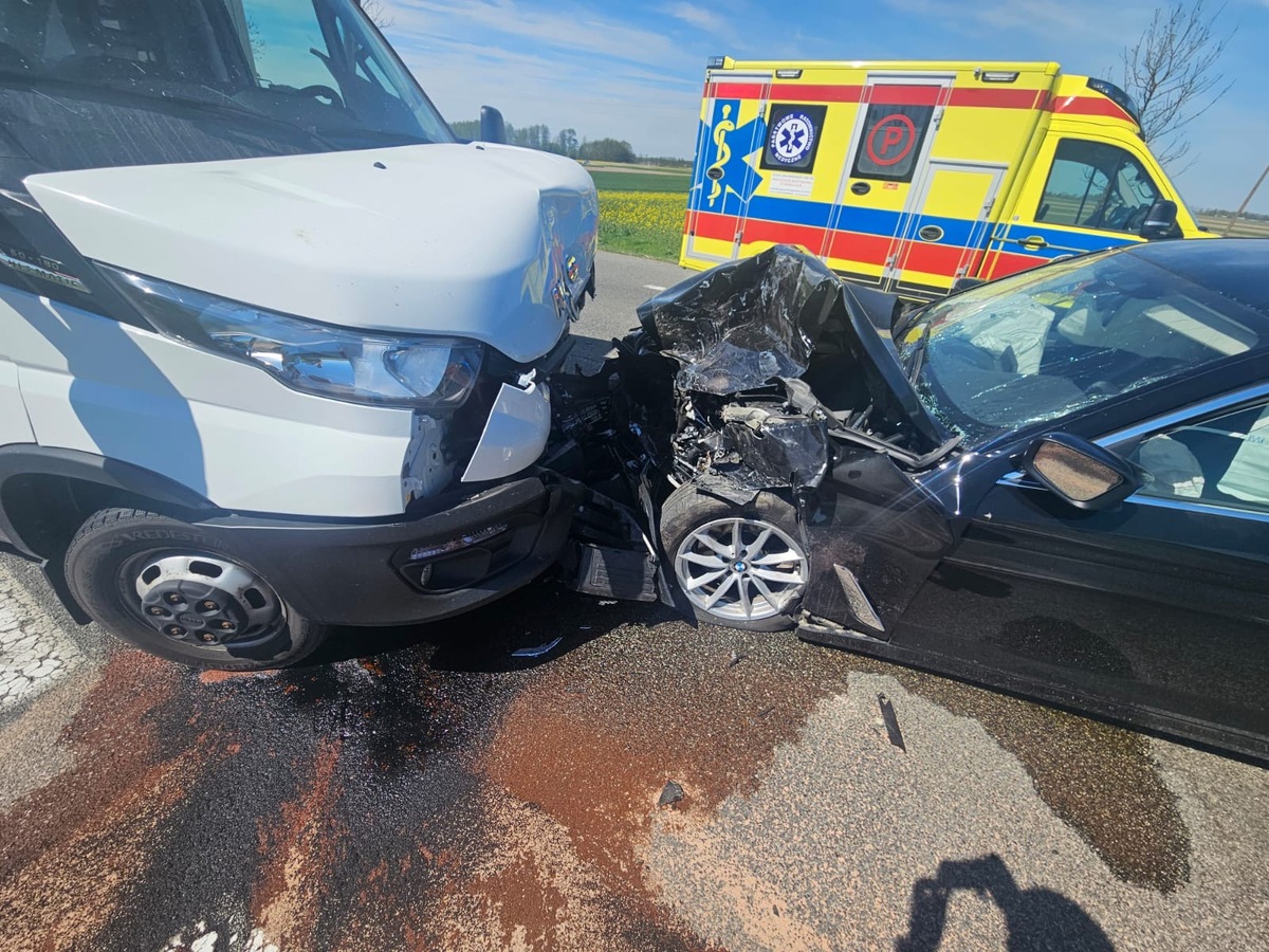 🚨 **Czarny dzień na drogach powiatu siedleckiego. 3 wypadki, 11 kolizji i ranni w szpitalach**