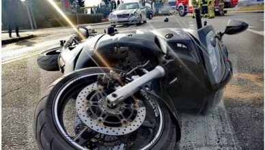 Stracił panowanie i wpadł do rowu, drugi był pod wpływem – dramatyczne zdarzenia z udziałem motocyklistów
