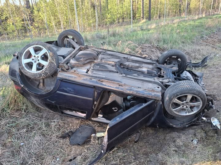 Dachowanie na S8! Auto pełne pasażerów wpadło do rowu – są ranni