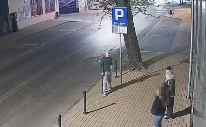Policja poszukuje mężczyzny podejrzewanego o uszkodzenie mienia w Sochaczewie