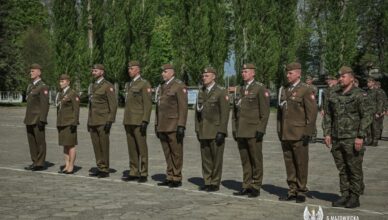 Wyróżnieni za służbę - uroczystości w 5 Mazowieckiej Brygadzie OT