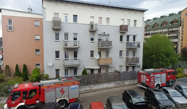 Interwencja straży pożarnej w Ząbkach. Przyczyną zadymienia był spalony garnek