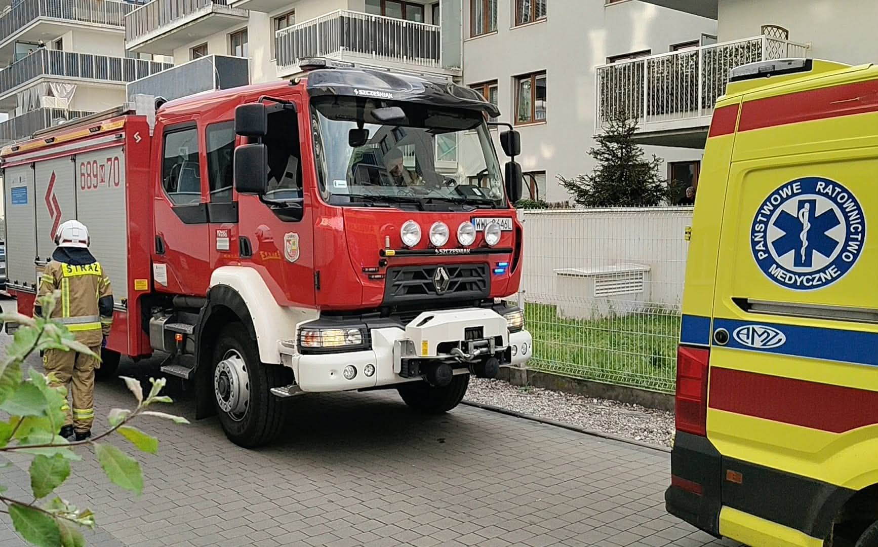 Interwencja ratowników w Ząbkach. Konieczne było siłowe otwarcie mieszkania