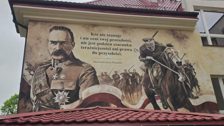 W Markach odsłonięto okolicznościowy mural dla Szkoły Podstawowej nr 3