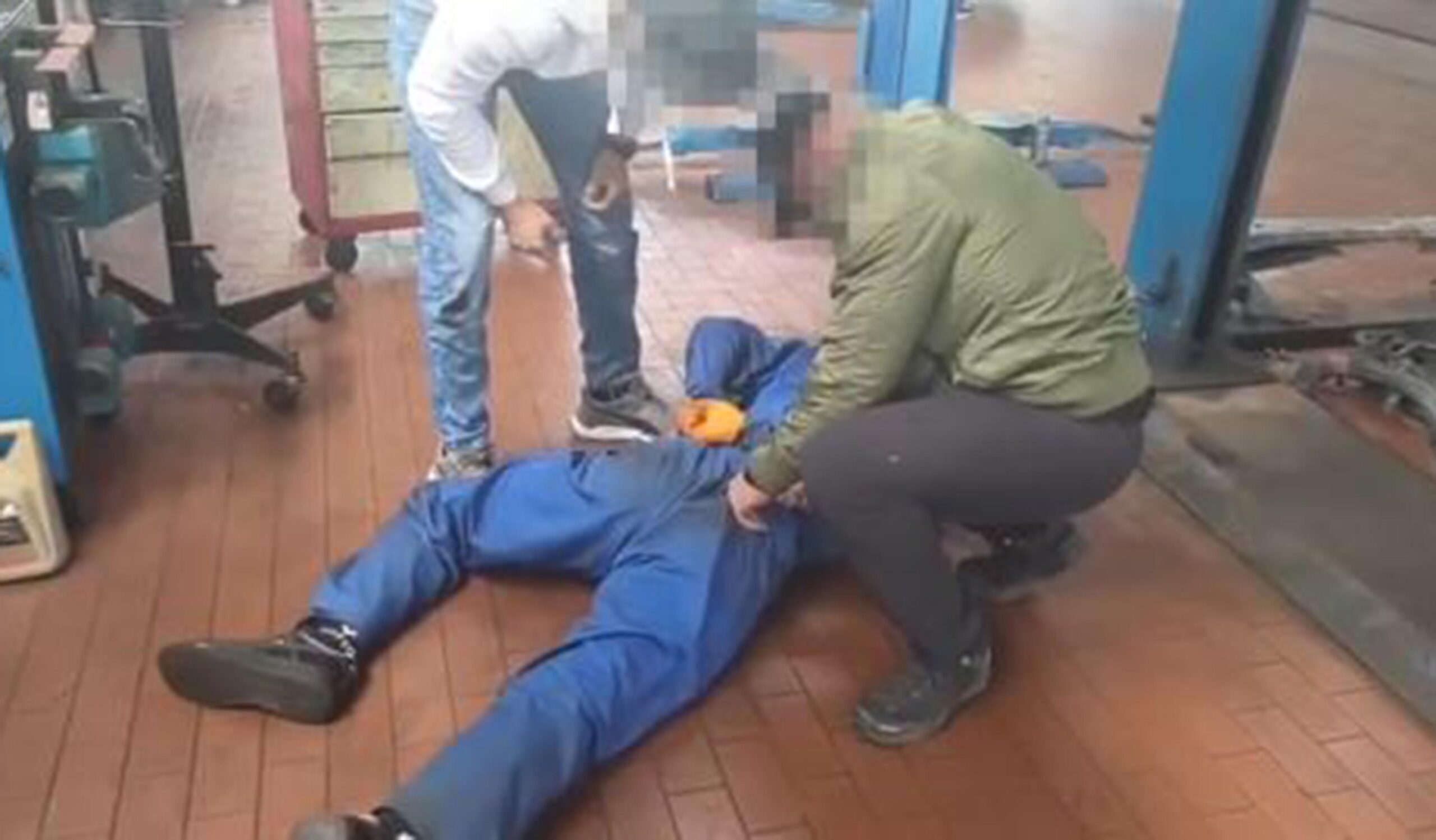 Brutalny atak na moście Świętokrzyskim