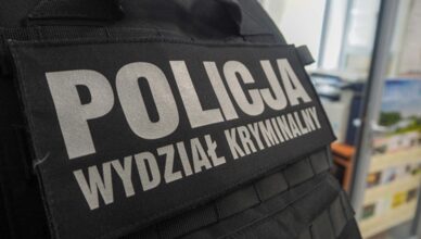 Przemoc, groźby i wymuszenie pieniędzy. Dwaj mężczyźni aresztowani na 3 miesiące