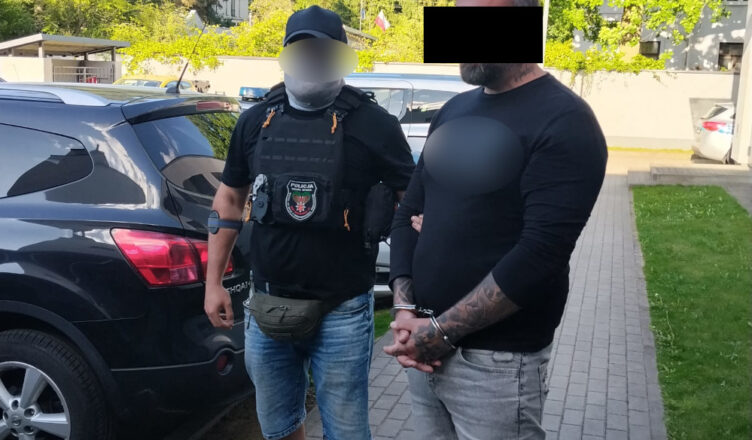 Zatrzymany przez "Kobrę" odpowie za kradzież z włamaniem Mercedesa