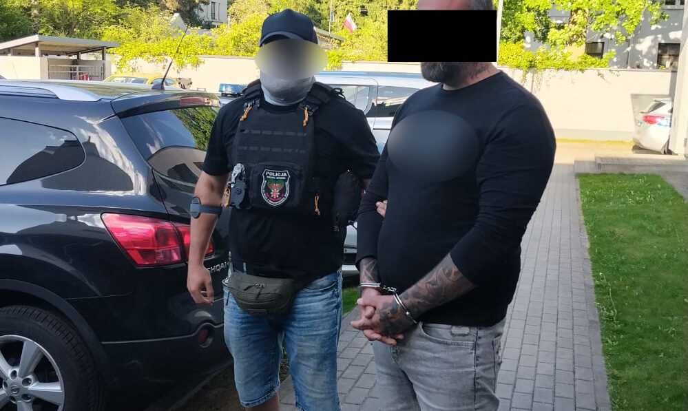 Zatrzymany przez "Kobrę" odpowie za kradzież z włamaniem Mercedesa