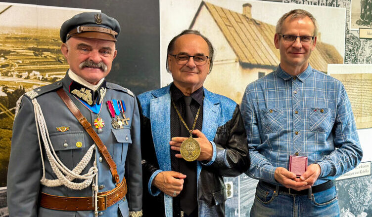 Kobyłka - Po 98 latach powrócił łańcuch pierwszego wójta gminy