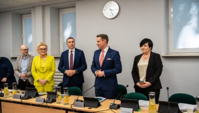 Zielonka - Burmistrz Miasta Zielonka z wotum zaufania i absolutorium
