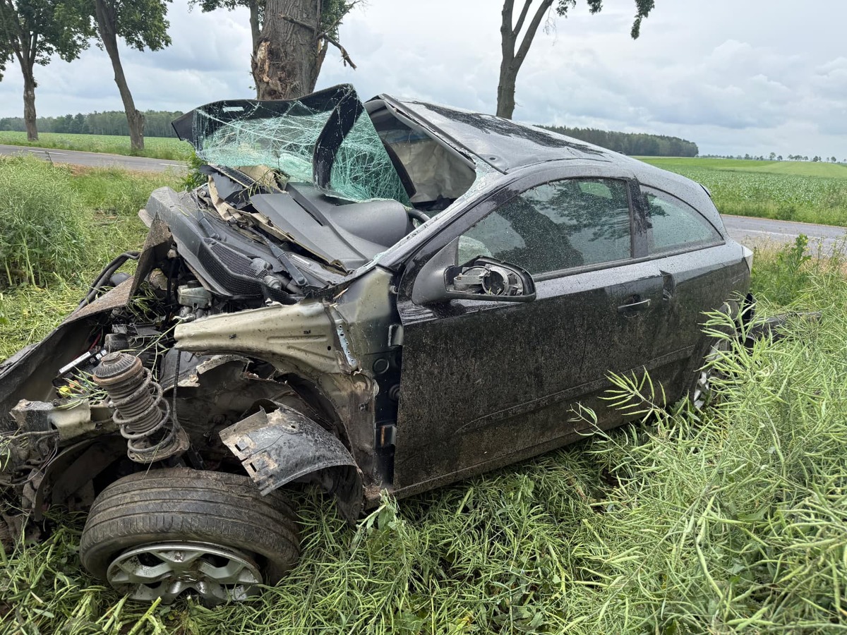Nietrzeźwy 18-latek dachował Oplem. Stracił prawo jazdy