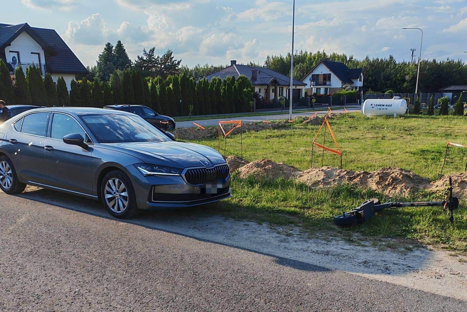 Dwie nastolatki trafiły do szpitala. Jechały razem na jednej hulajnodze elektrycznej