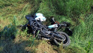 Tragiczny wypadek na DK92 w Kożuszkach‑Parceli. Nie żyje 23‑letnia motocyklistka