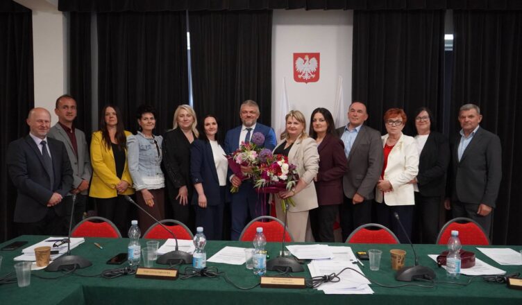 Jednogłośne wotum zaufania i absolutorium dla wójta Gminy Dąbrówka