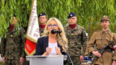 Lekcja historii w miejscach pamięci. Młodzież z powiatu wołomińskiego śladami żołnierzy AK