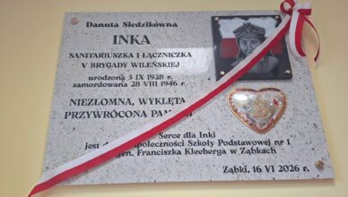 Tablica poświęcona „Ince” odsłonięta w Szkole Podstawowej nr 1 w Ząbkach