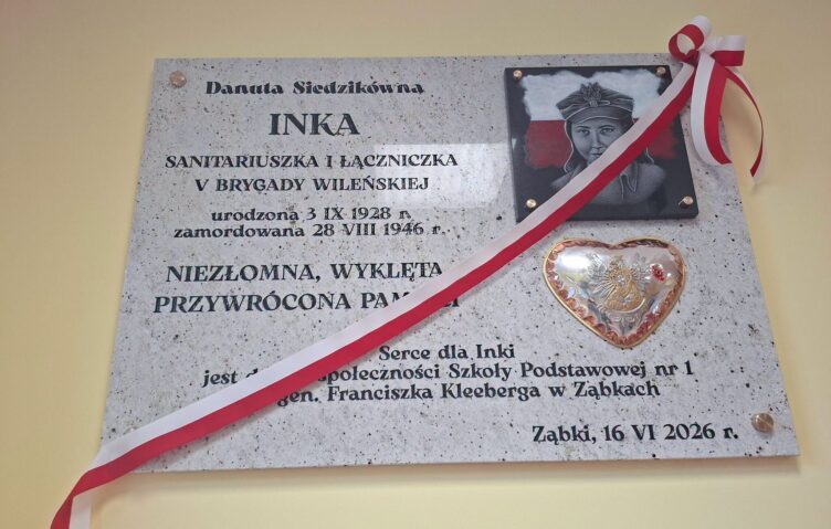 Tablica poświęcona „Ince” odsłonięta w Szkole Podstawowej nr 1 w Ząbkach