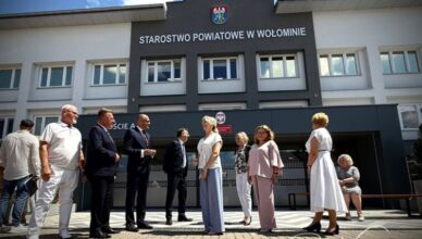 Wyremontowane starostwo otwarte dla mieszkańców. Powiat Wołomiński zakończył pierwszy etap dużej modernizacji