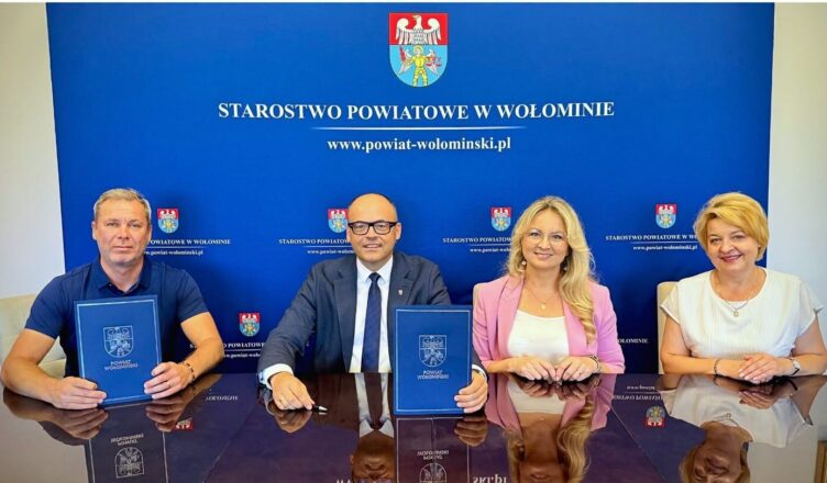 Ponad 2,1 mln zł na drogę i szkolną salę gimnastyczną