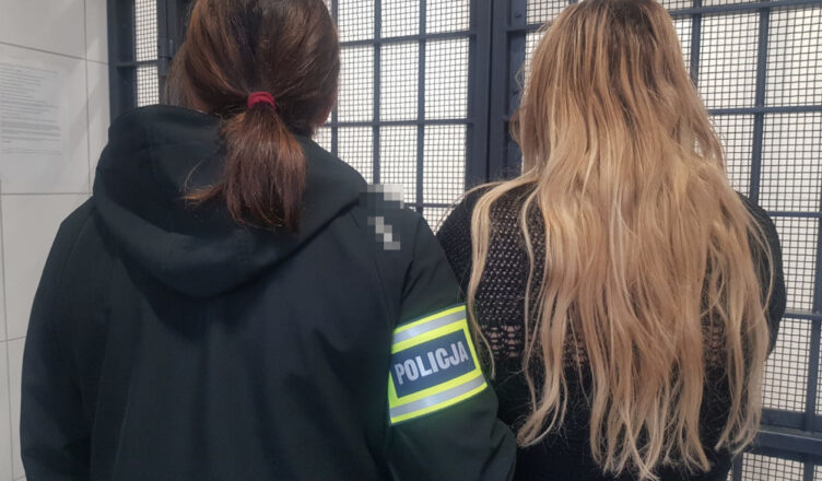Policjanci z Raszyna przedstawili zarzut 19-latce podejrzanej o kradzieże