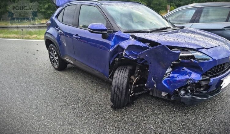 Wypadek na trasie S7. W samochodzie ujawniono narkotyki