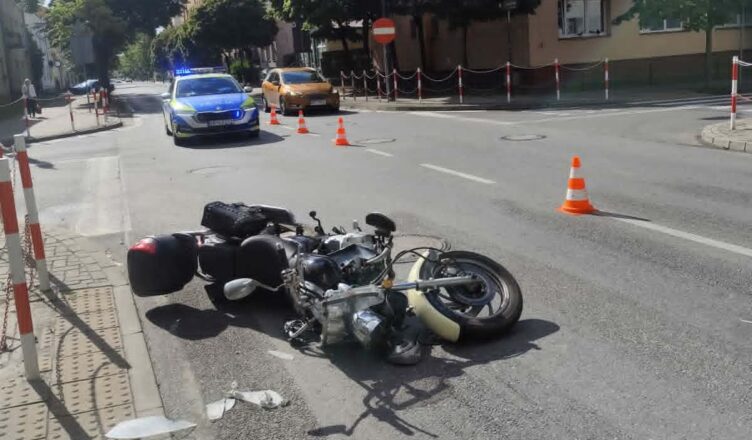Wypadek z udziałem motocyklisty w Płocku