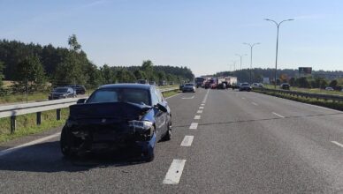 Cztery auta rozbite na S8. Trzy osoby trafiły do szpitali.