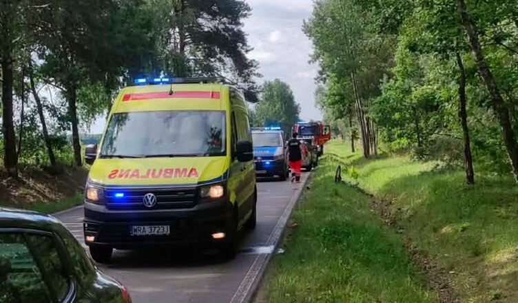 Tragiczny weekend na drogach południowego Mazowsza. Rowerzysta zginął po potrąceniu, motocyklista trafił do szpitala