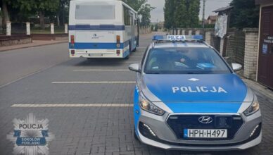 Nietrzeźwy kierowca autobusu zatrzymany o poranku. Wiózł pasażerów, miał prawie promil alkoholu