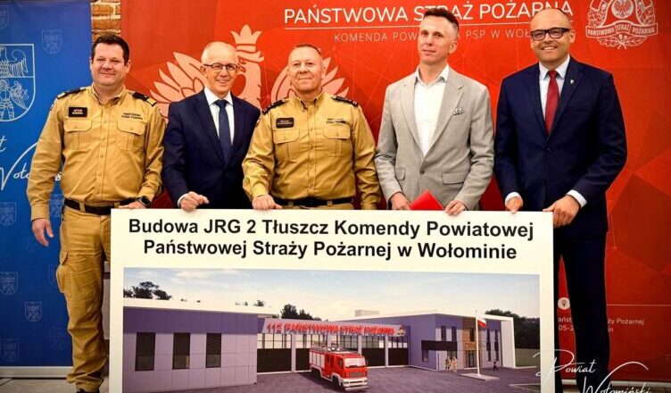 Nowa jednostka PSP w Tłuszczu coraz bliżej. Podpisano umowę na drugi etap budowy