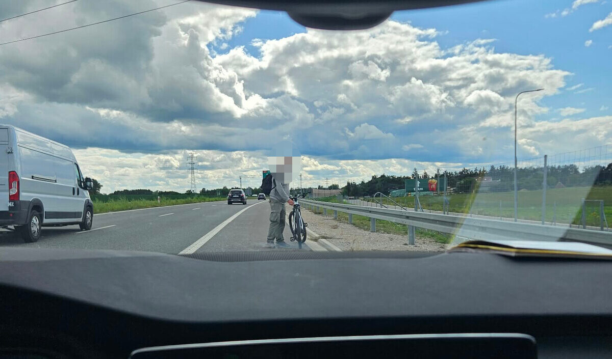 Na rowerze drogą ekspresową