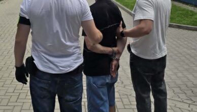 Czujni mieszkańcy schwytali włamywacza. 41-latek zaledwie od kilku tygodni przebywał na wolności
