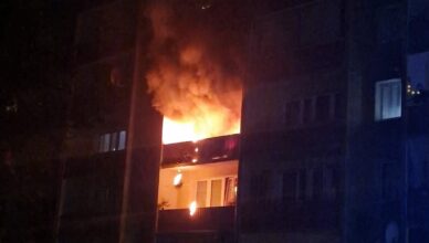 Pożar mieszkania w Nowym Dworze Mazowieckim. Ewakuowano mieszkańców i zwierzęta