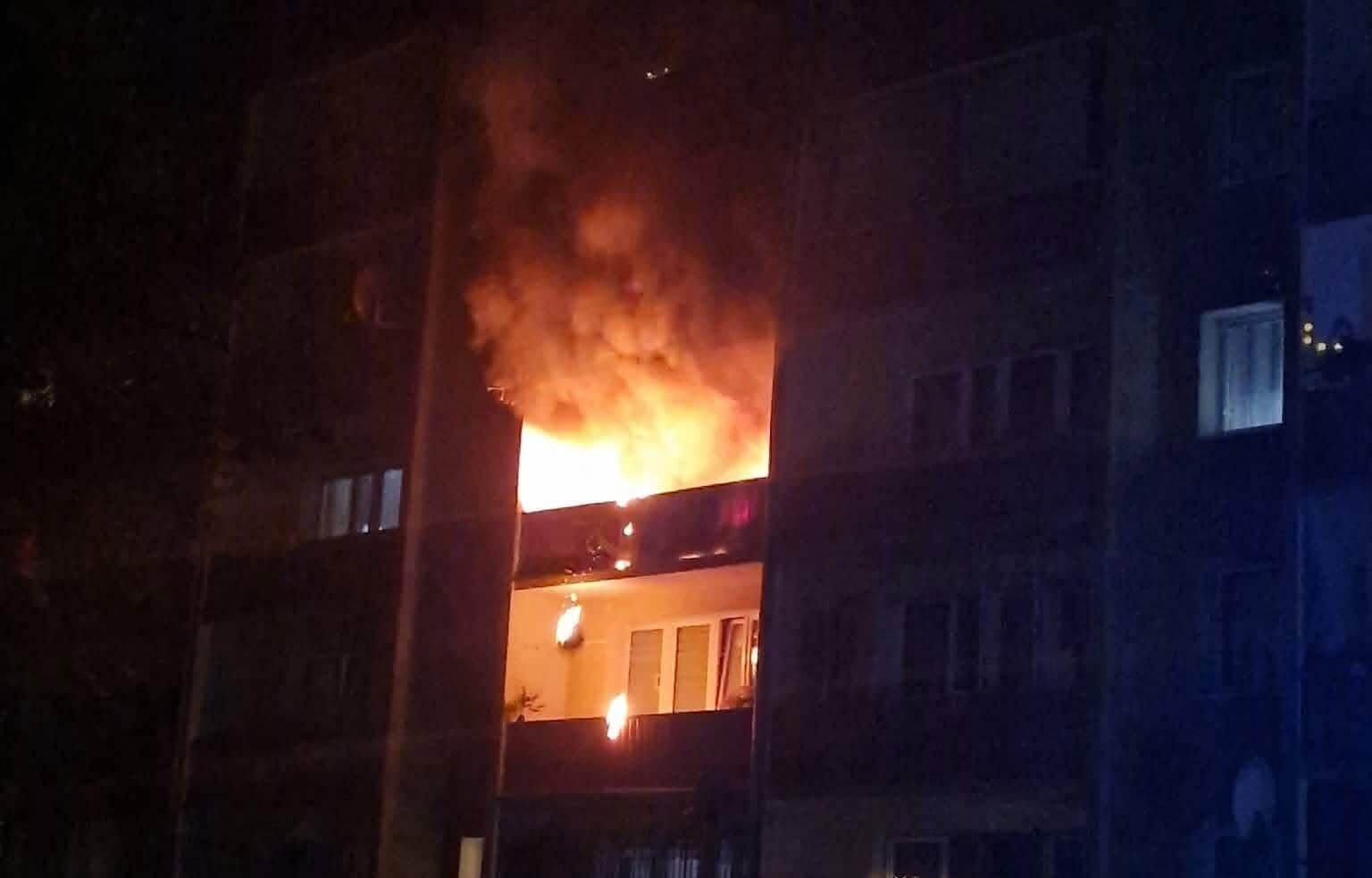 Pożar mieszkania w Nowym Dworze Mazowieckim. Ewakuowano mieszkańców i zwierzęta