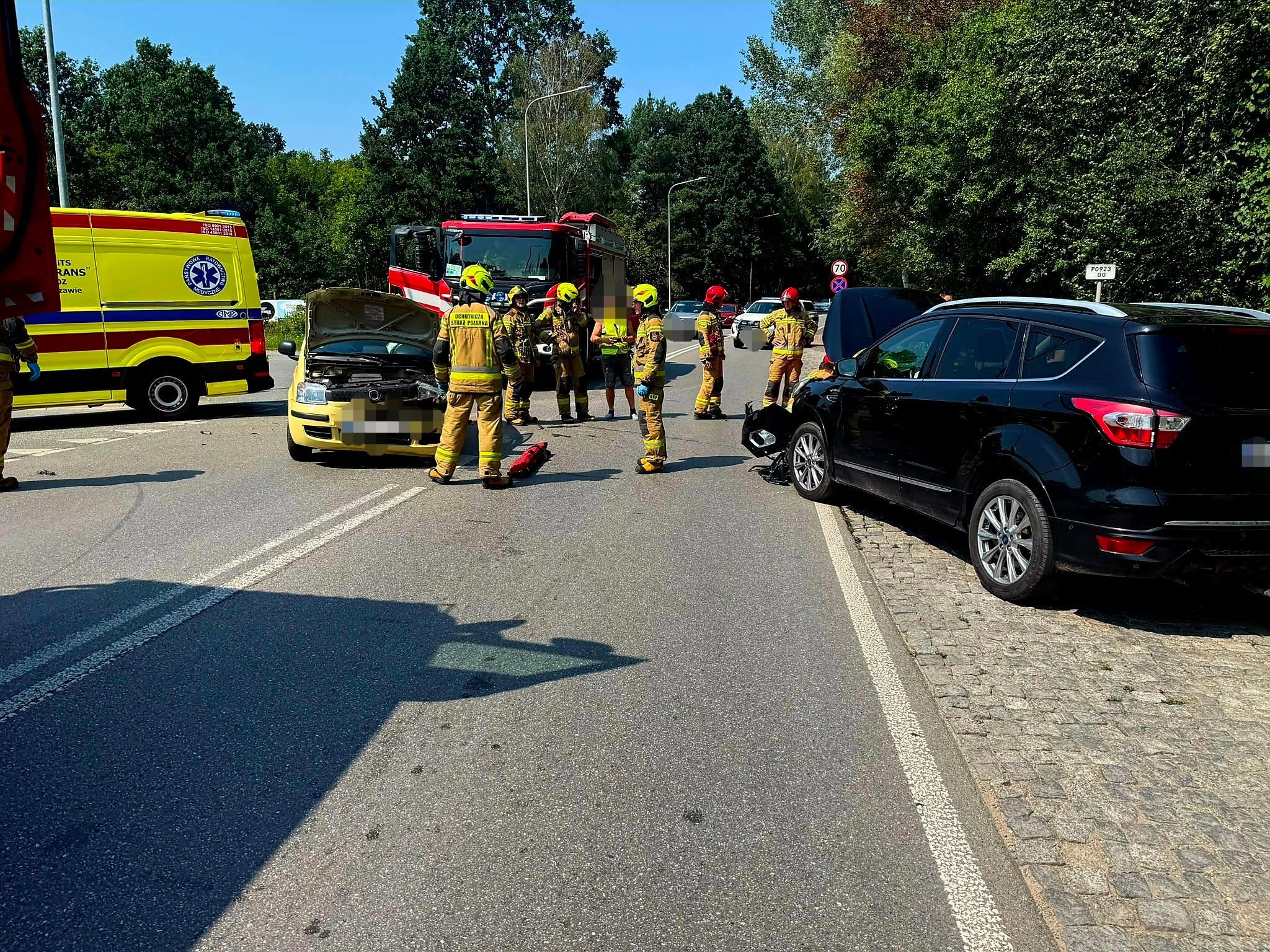 Zderzenie dwóch samochodów na DK79 w Piasecznie. Dwa pasy zostały zablokowane
