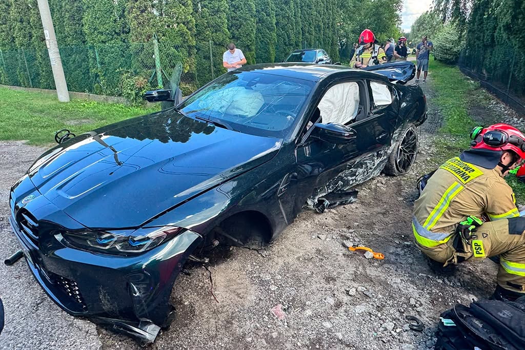 Tragiczny wypadek w Gawłowie. BMW uderzyło w betonowy przepust, nie żyje 38-letni kierowca