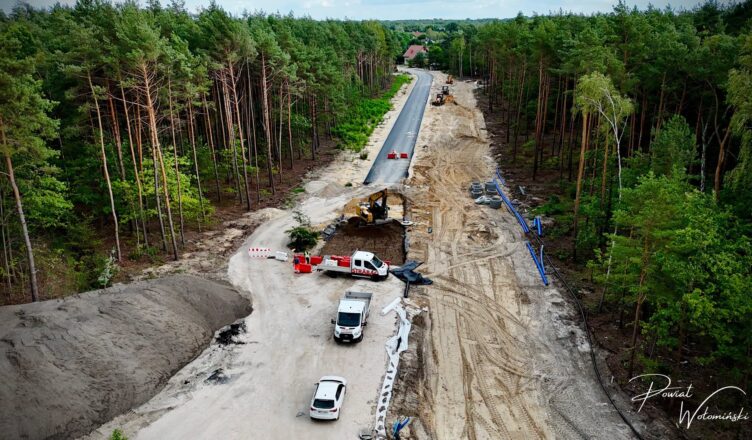 Od Kobyłki po Załubice. Powiat sprawdził tempo najważniejszych robót drogowych