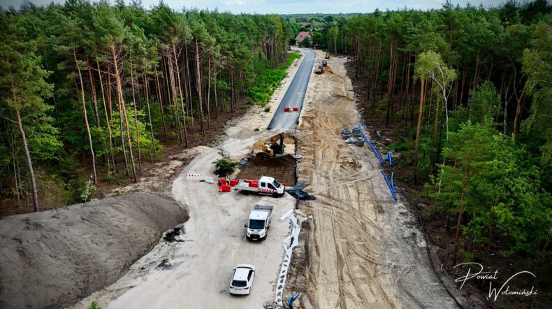 Od Kobyłki po Załubice. Powiat sprawdził tempo najważniejszych robót drogowych