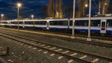 Tragedia na torach w Wołominie. Nie żyje młoda kobieta potrącona przez pociąg Intercity