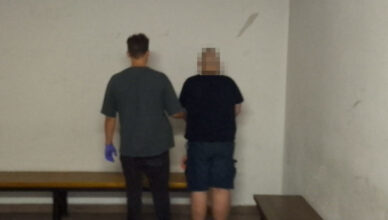 ,,Uciekajcie stąd, bo wszystko wybuchnie…” - fałszywy alarm bombowy w wilanowskiej szkole. 55-latek trafił do aresztu
