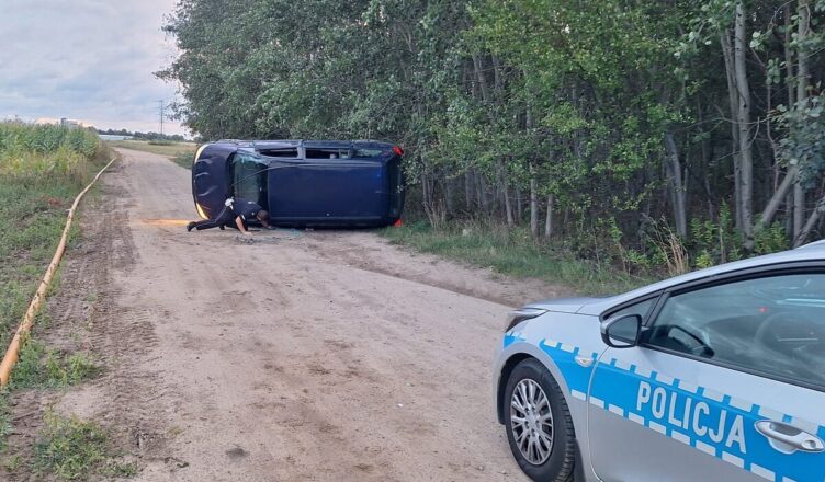 Pijany, z zakazem i poszukiwany. 26-latek dachował, uciekając przed Policją