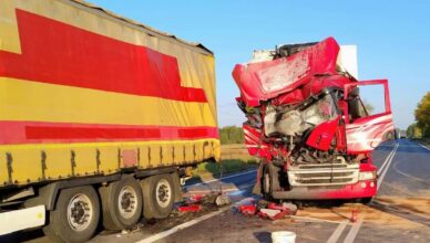 Kolizja 3 pojazdów ciężarowych na DK 12