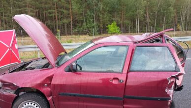 Śmiertelny wypadek na S8 w Prosienicy. Kierowca Mercedesa miał odjechać z miejsca tragedii i uciekać pieszo