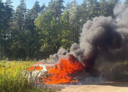 Zderzenie trzech pojazdów na DK 50. Kolizja z udziałem pojazdu ciężarowego