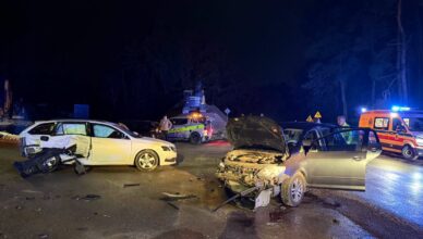 Trzy auta zderzyły się w Ciemnem. Jedna osoba trafiła do szpitala, ruch odbywał się wahadłowo