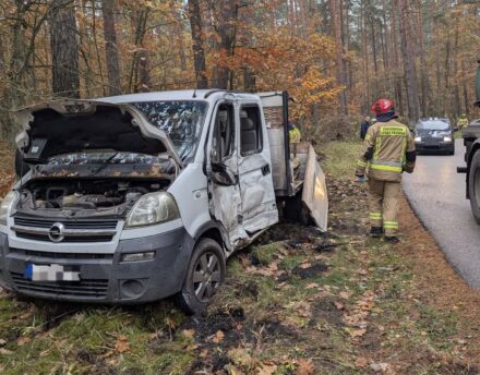 Autobus zderzył się z osobówką na S8. Jezdnia w kierunku Białegostoku była zablokowana